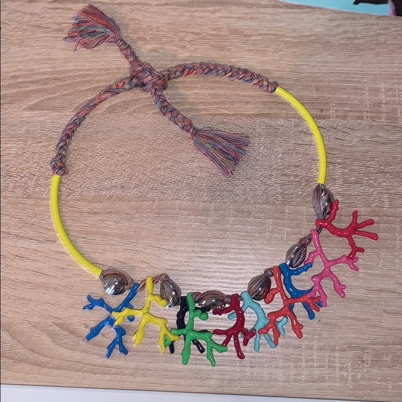 Jewelry - Beaded coral necklace